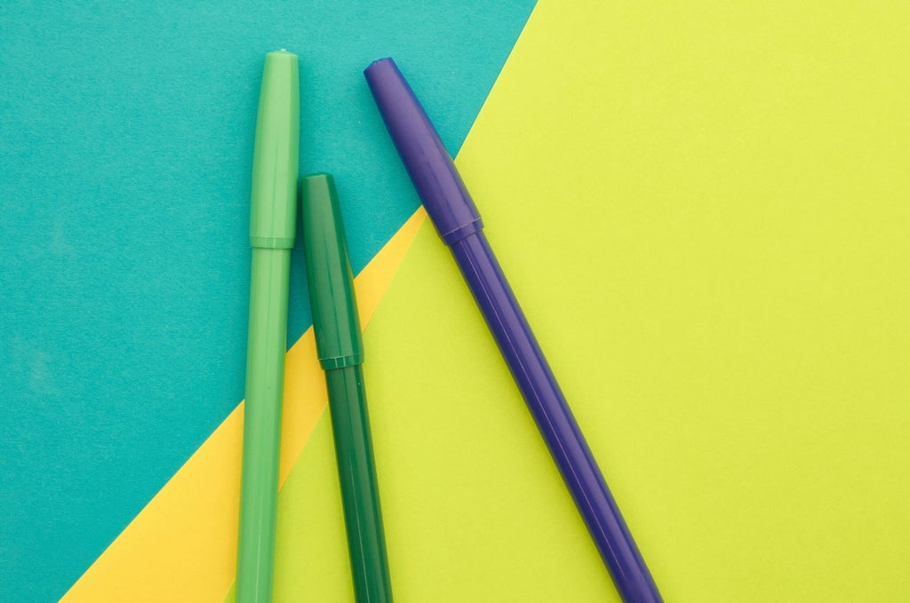 Marqueurs textiles colorés (photo libre de droit, placeholder)
